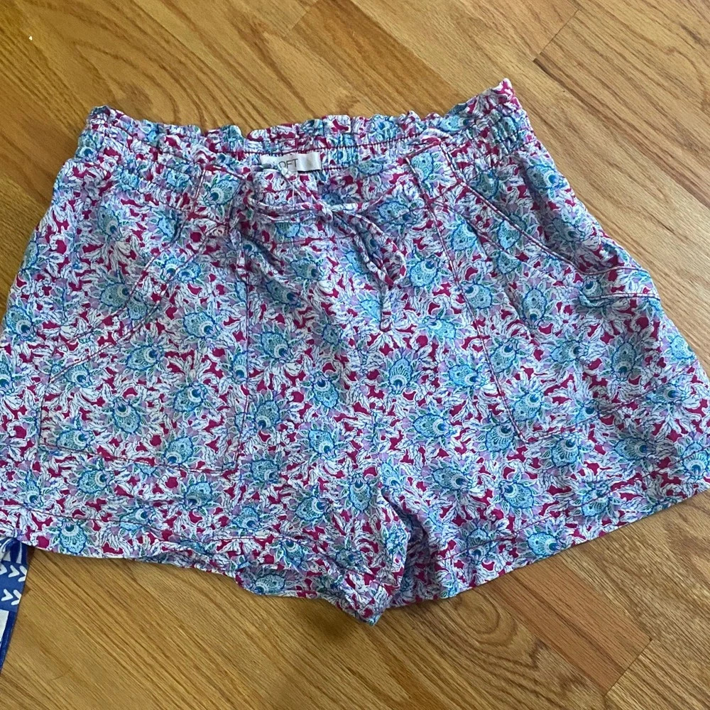 LOFT Floral and Striped Shorts bundle of 5 - Picture 6 of 7